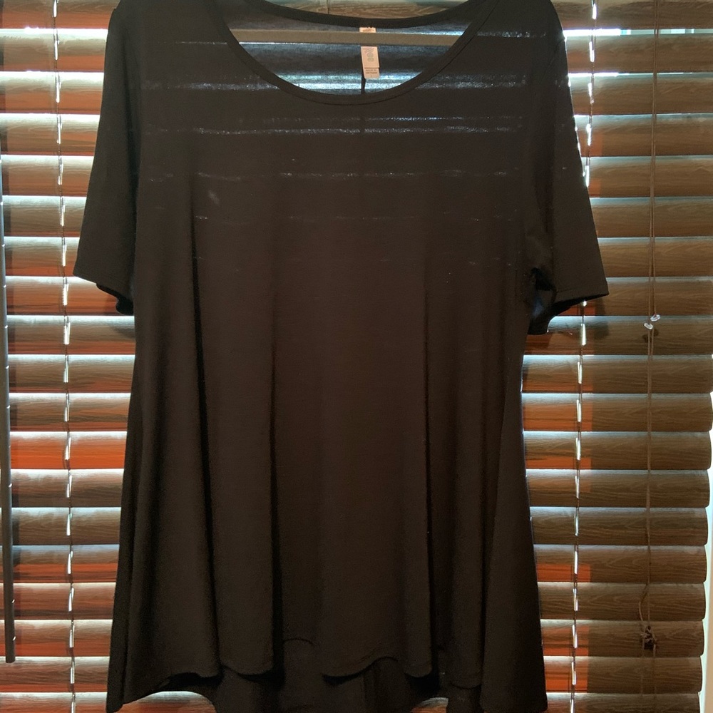 Black LuLaRoe Perfect Tee Size L